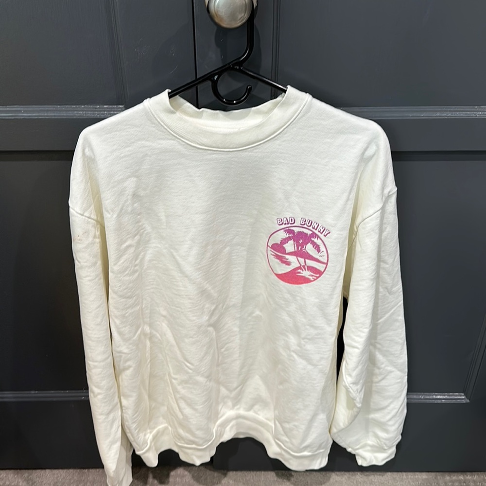Authentic Bad Bunny tour crew neck Size L